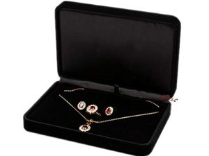 LILY TREACY Deluxe Large Jewelry Set Gift Box Black Velvet for Necklace Earrings Rings Set (Black 170x120x40mm)