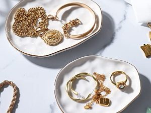AISBUGUR Jewelry Dish Tray Set of 2 Large Capacity Trinket Dish for More Jewelry Ring Dish with Beautiful Package and Greeting Card Perfect for Birthday Gifts for Women